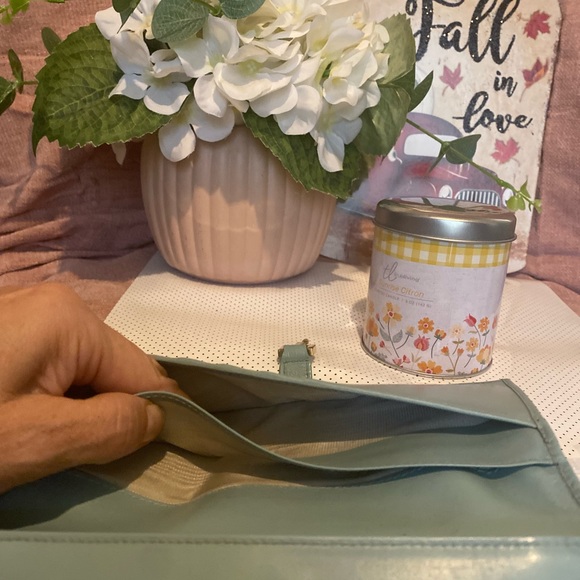 Good condition.  Gucci Jackie long wallet with locking clasp. - Picture 11 of 14